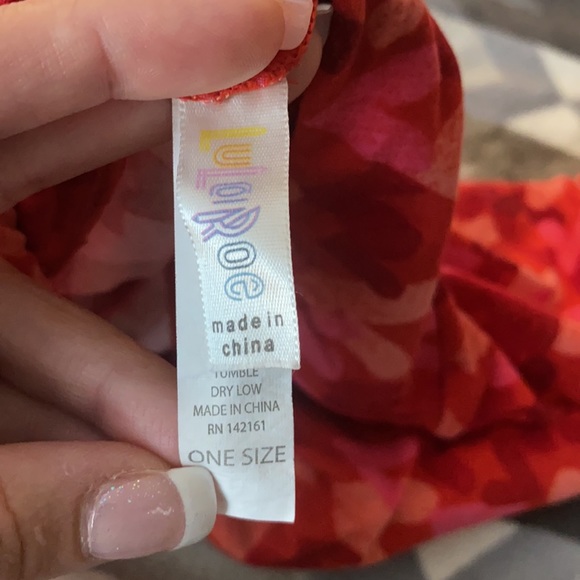 Lularoe valentines leggings size OS (L-13) - Picture 4 of 5